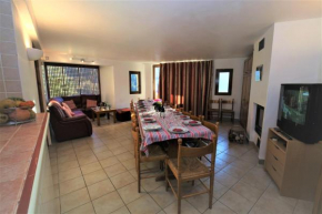 Apartment Ecureuil 200m - Living room with fireplace